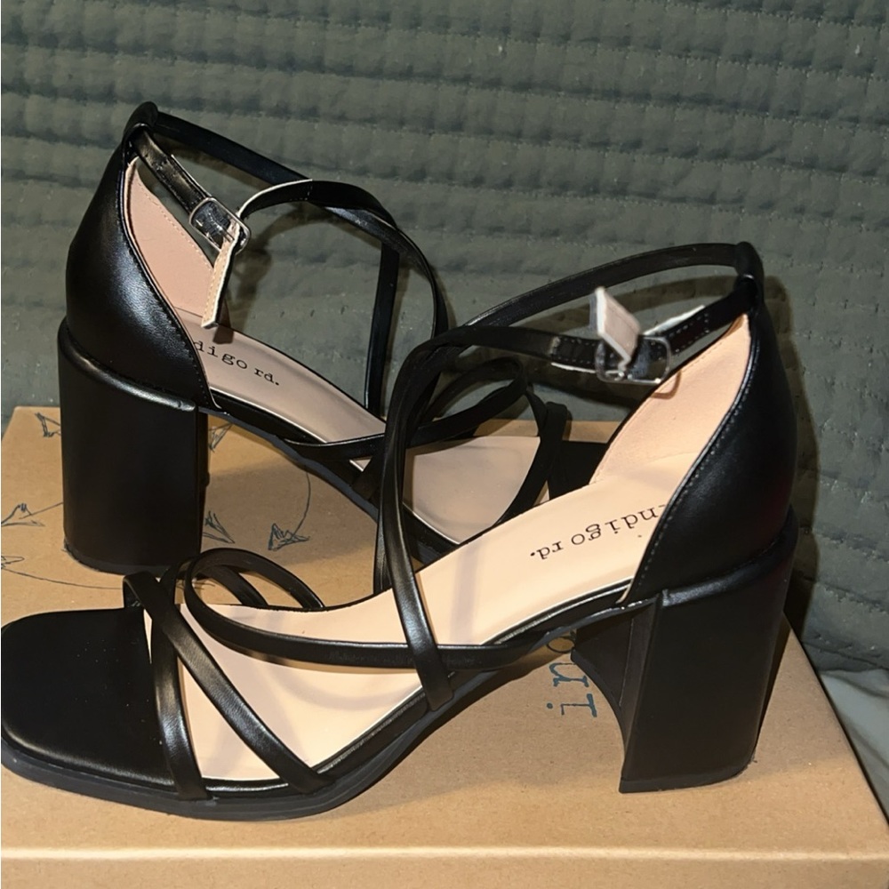 worn once - Picture 3 of 4